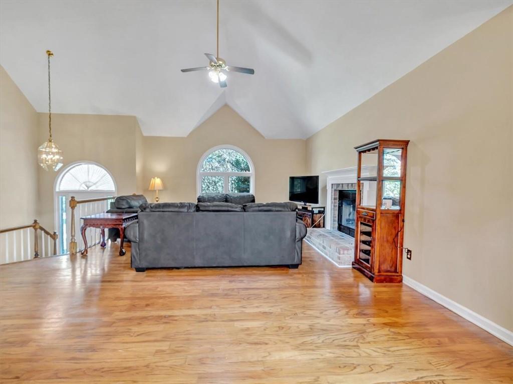 2220 Ellen Lane