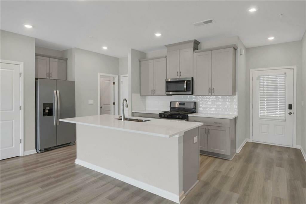 1402 Vayda Court