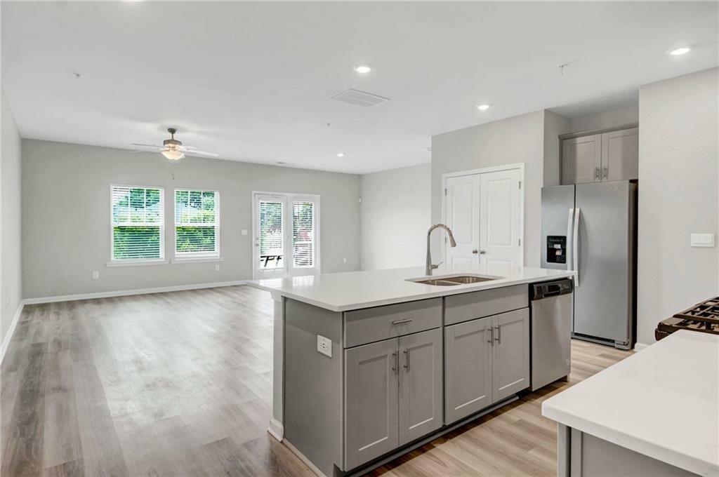 1402 Vayda Court