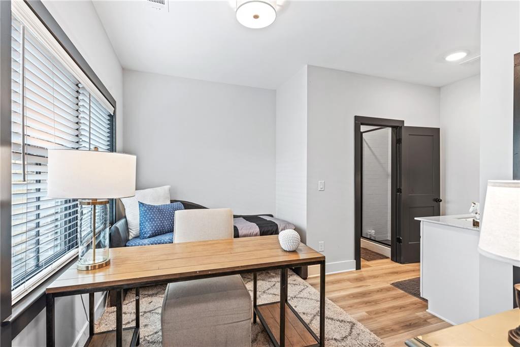 No Kitchen. Great for tenants that don't cook. New construction as of 2021, furnished model home! Just bring your clothes and your toiletries! This is a small studio apartment with bathroom, fridge, and microwave. Linens are provided. Free wifi! Minimum 2 month stay. Next availability is May 26, 2023.
Income requirement if not paying all rent up front is 36x the monthly rent is the minimum for your annual income. Credit score required is 670 or higher.
Application required (~$50). Move-out fee is $100.
NO KITCHEN - just microwave, fridge, and bathroom sink.
