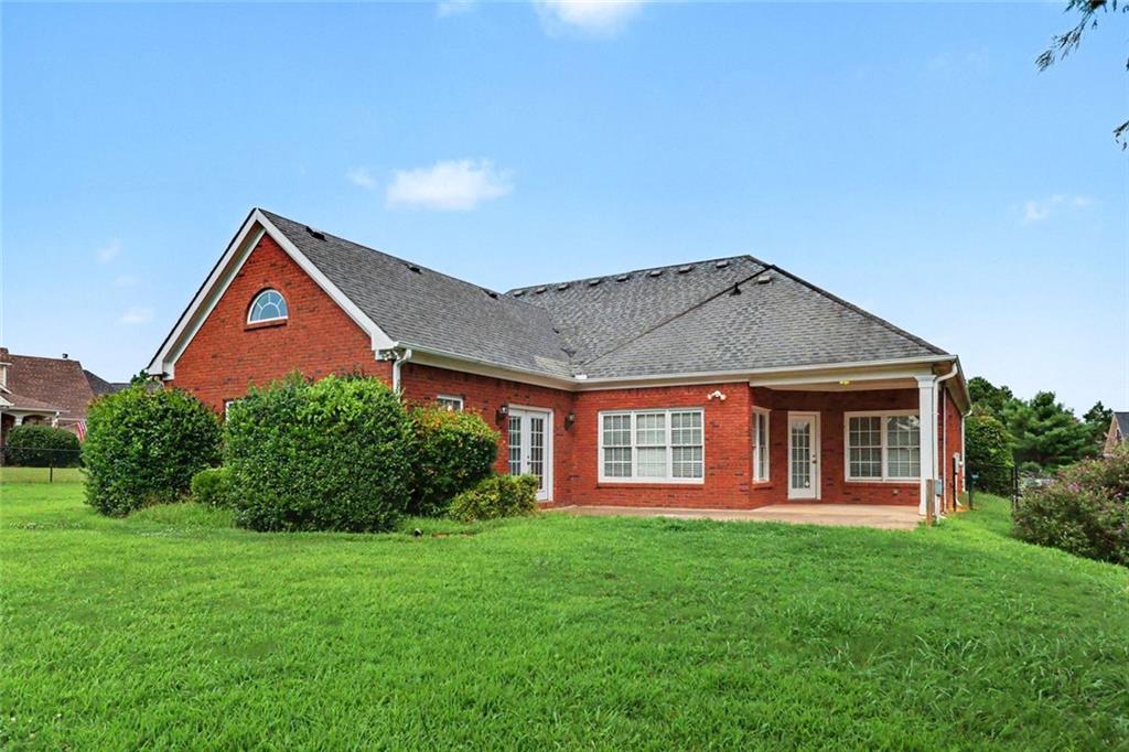 17 Windermere Bend NW