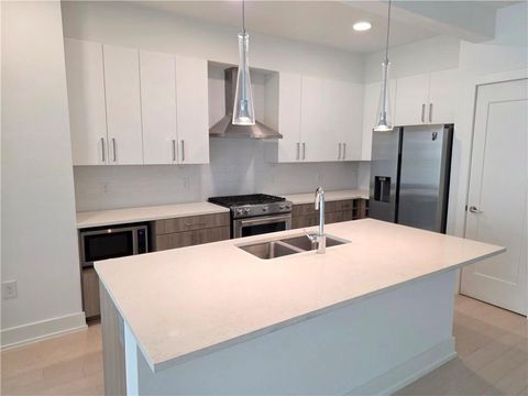 Condo For Rent - 775 Juniper Street #321<br/> Atlanta, GA 30308
