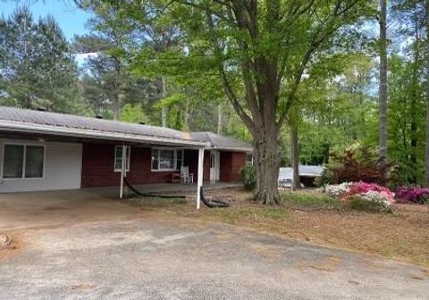 A home in Powder Springs