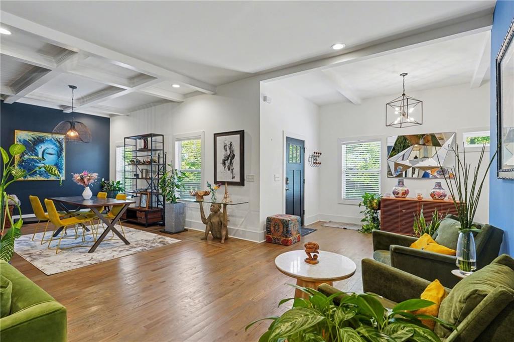 325 Sisson Avenue NE