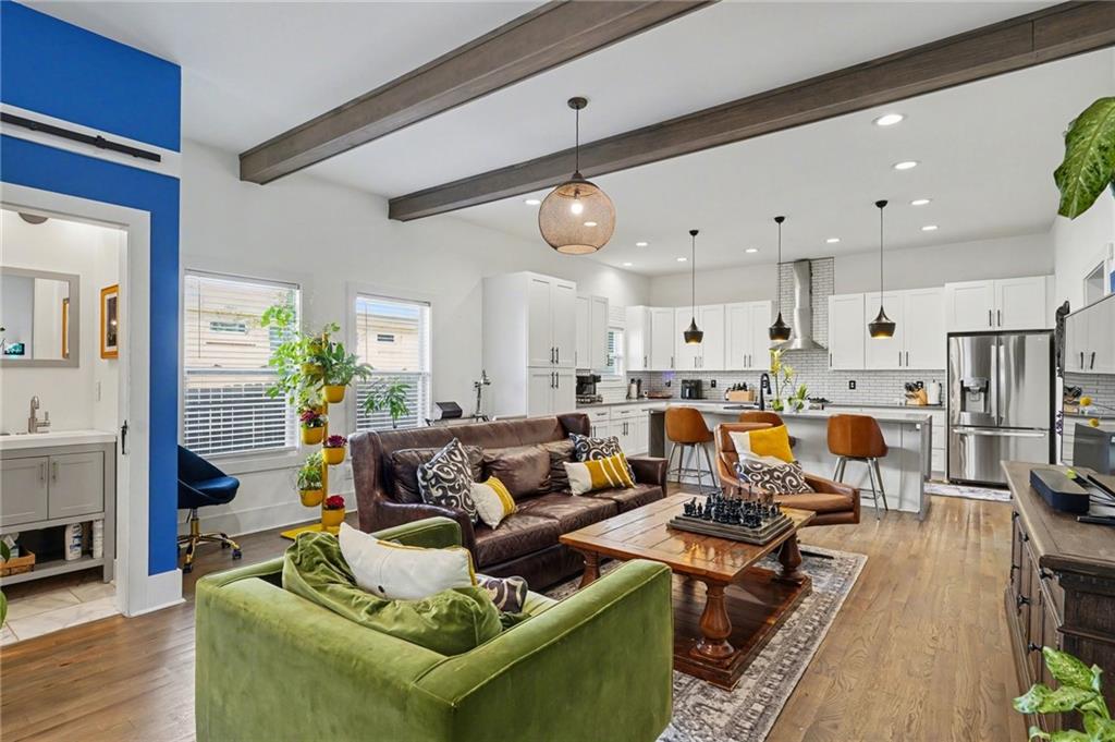 325 Sisson Avenue NE