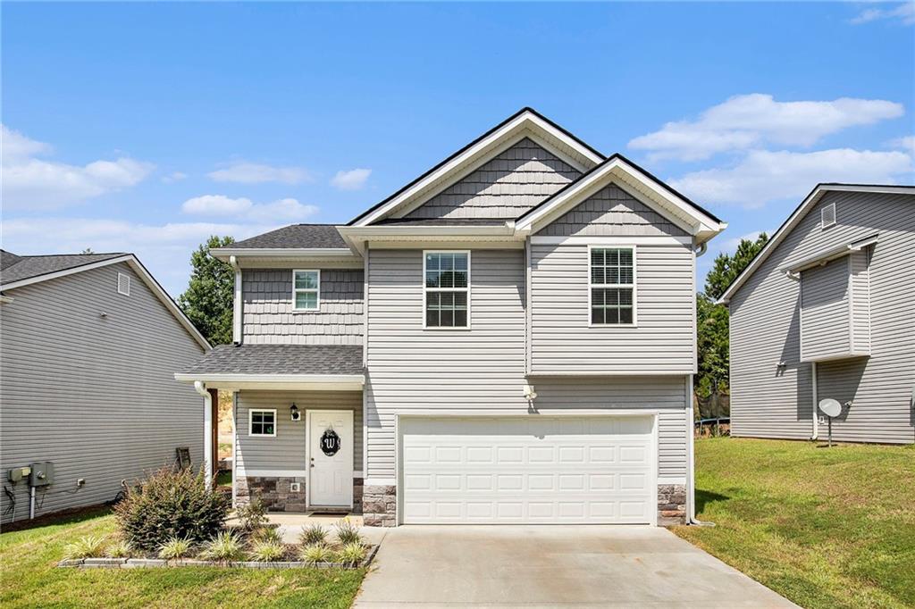 Don't miss this beautifully maintained 3 bed, 2.5 bath home built in 2021, located in the sought-after Highland Pointe community! Featuring 1,720 square feet of stylish living space, this home boasts an open concept kitchen with generous storage, perfect for daily living and entertaining! The large primary suite offers a private en-suite bath, while two additional upstairs bedrooms provide flexible space for family, guests, or a home office. Enjoy a private backyard and peaceful neighborhood setting—all just minutes from top-rated schools, parks, shopping, and easy highway access to 985! This move-in ready gem won’t last long – schedule your showing today!