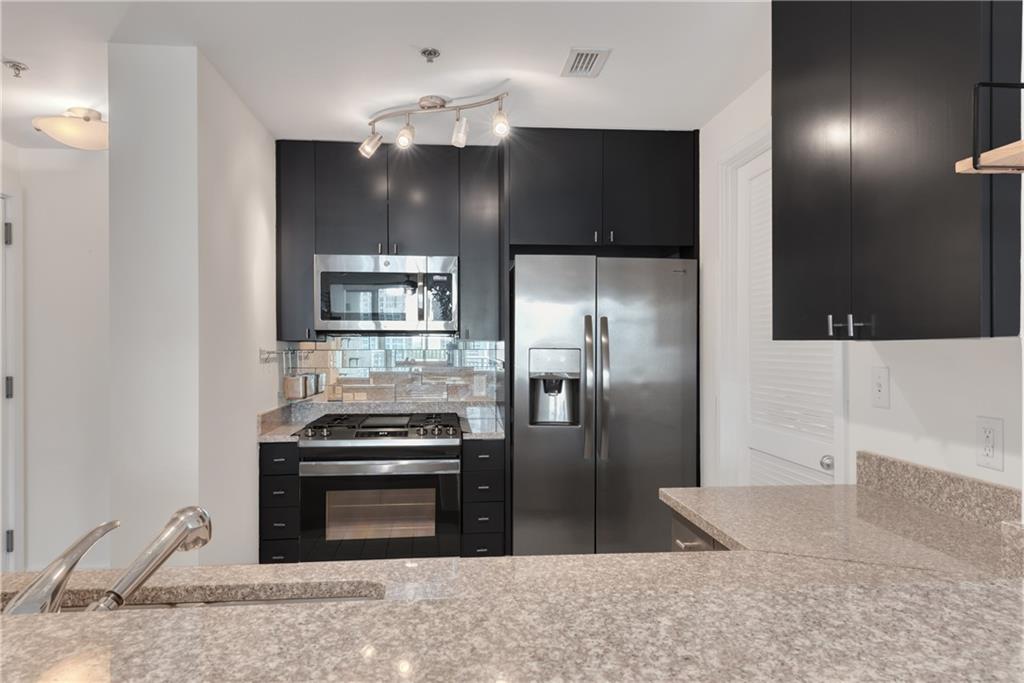 3338 Peachtree Road NE 1706