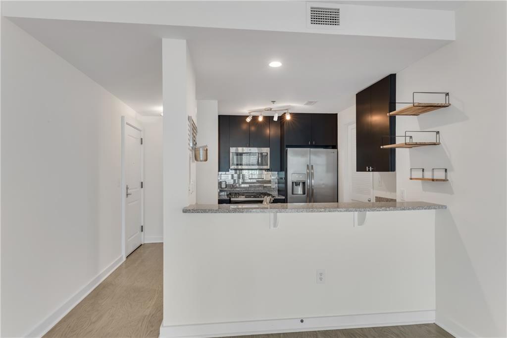 3338 Peachtree Road NE 1706