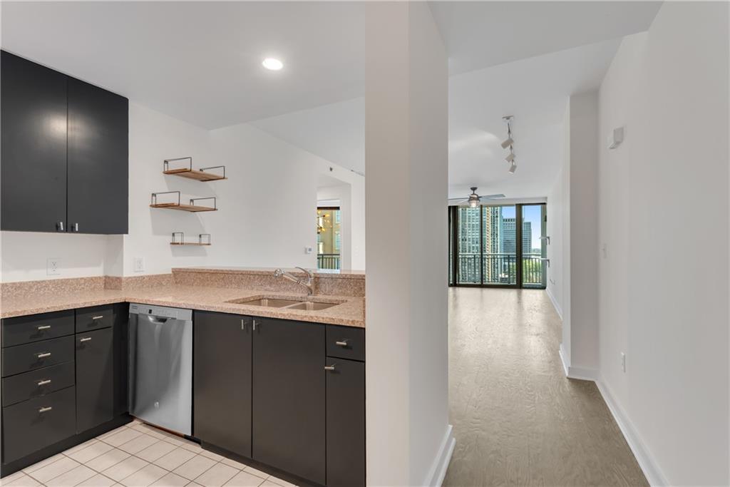 3338 Peachtree Road NE 1706