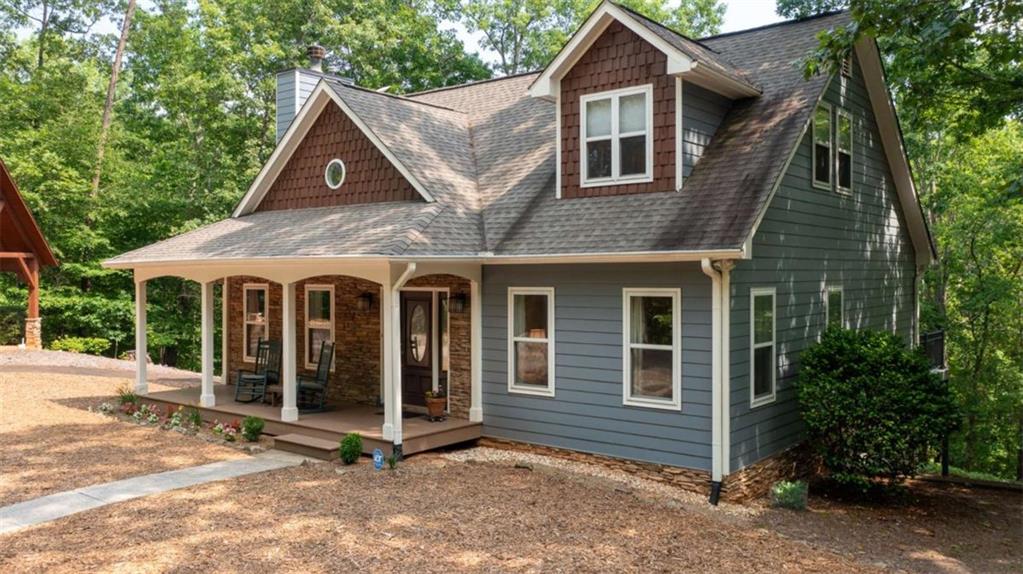 386 Old River Road