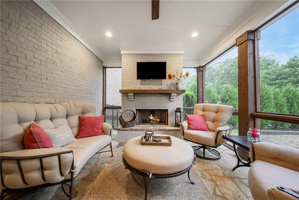 2377 Kesgrove Way