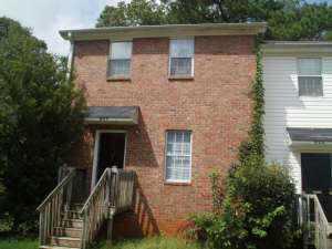 3 BEDROOM 2.5 BATHS.EXCELLENT PRICE FOR THE INVESTOR,1ST TIME BUYER.SOLD AS IS ,NO SELLER DISCLOSURE.ALL OFFERS MUST BE PRESENTED WITH PRE APPROVAL LETTER FROM THE LENDER OR PROOF OF FUNDS.