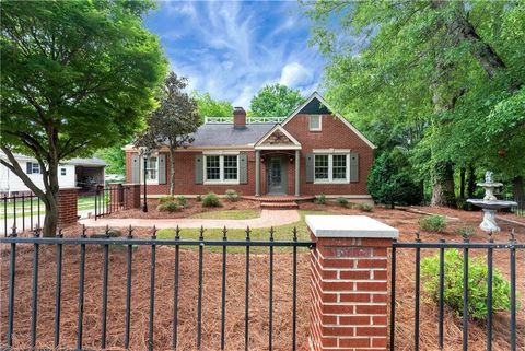 Homes For Sale - 952 Wayside Street<br/> Cornelia, GA 30531
