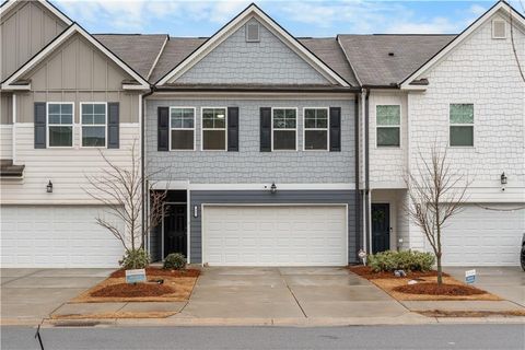 Townhouse For Sale - 32 Huntley Trace<br/> Hoschton, GA 30548