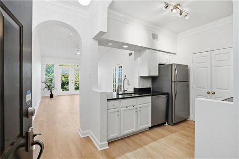 Photo of 3777 PEACHTREE Road NE #933, Brookhaven, GA 30319 (MLS # 7654065)