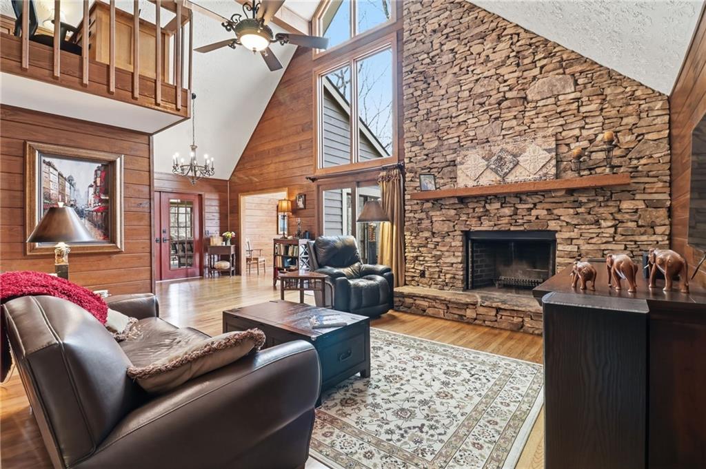 115 Chestnut Oak Point