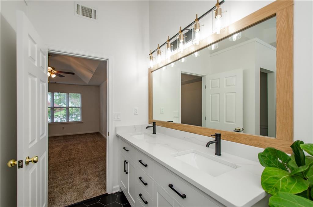 Northbrook Square - Residential Lease