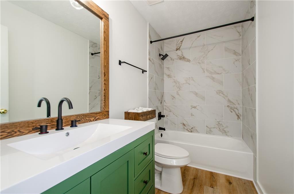 Northbrook Square - Residential Lease