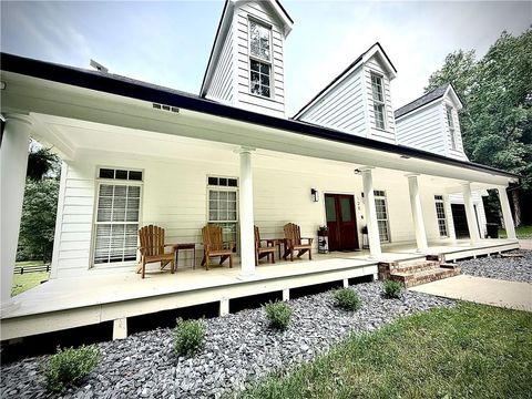128 Golden Hills Drive Woodstock GA 30189