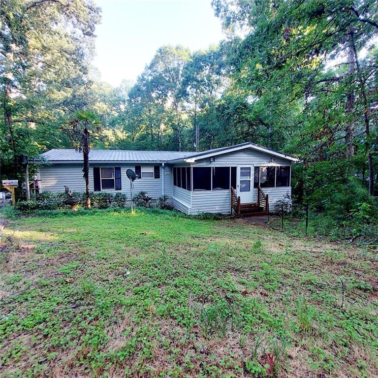 Charming & Move-In Ready in Turtle Cove!
Welcome to 281 Mockingbird Dr – a delightful and well-maintained home nestled in the sought-after Turtle Cove community! This adorable home offers the perfect blend of comfort, convenience, and natural beauty. Step inside to find new flooring throughout, along with a fairly new roof and water heater, ensuring peace of mind for years to come.
The interior is spacious and inviting, with a thoughtful layout that suits both weekend getaways and full-time living. Outside, enjoy a circle driveway for easy access and a peaceful creek flowing along the back of the property – a tranquil retreat right in your backyard!
Located just minutes from all of Turtle Cove’s incredible amenities: golf course, swimming pool, tennis courts, clubhouse, and private beaches on Jackson Lake. Whether you're looking for a relaxing second home or a full-time residence, this one truly checks all the boxes.
Don’t miss out – schedule your showing today