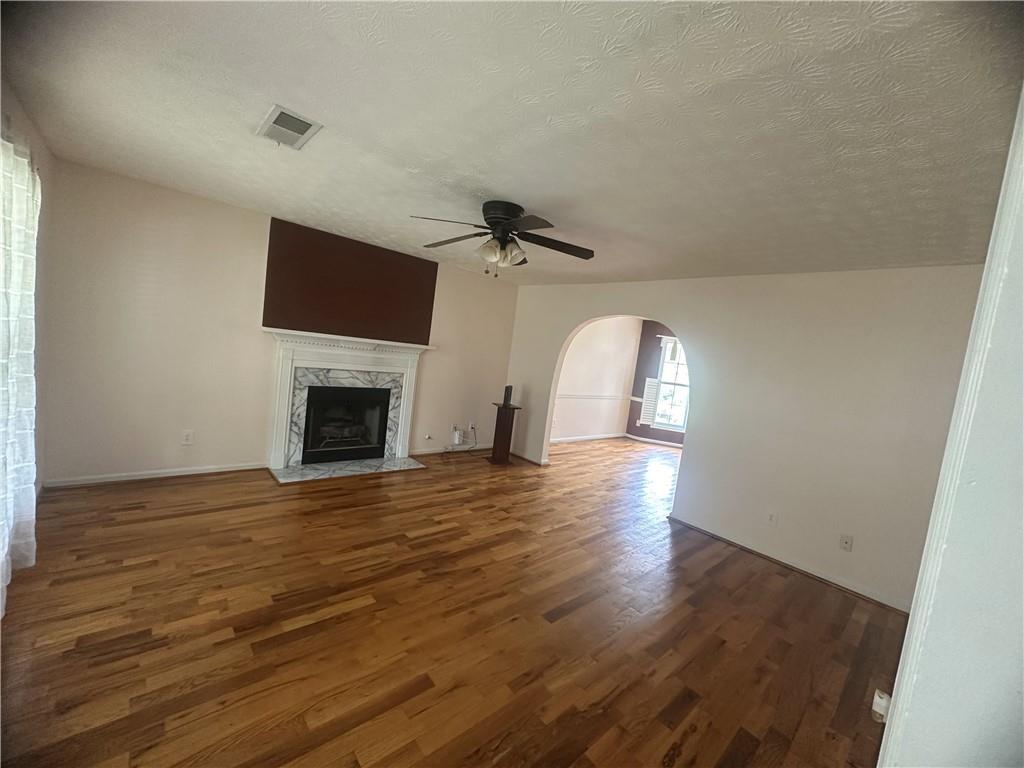 2295 EAGLE POINTE Court