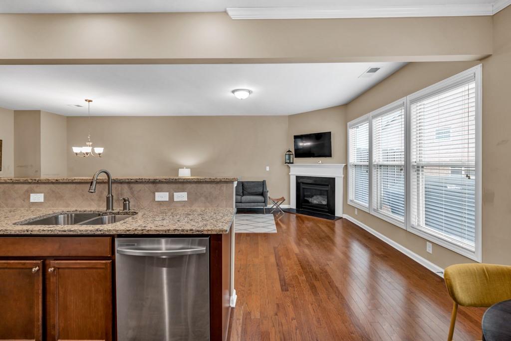 4125 Madison Bridge Drive, Suwanee, Georgia image 9