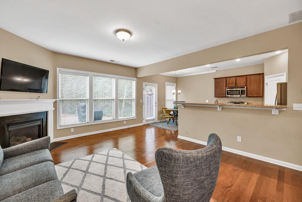 4125 Madison Bridge Drive, Suwanee, Georgia image 3