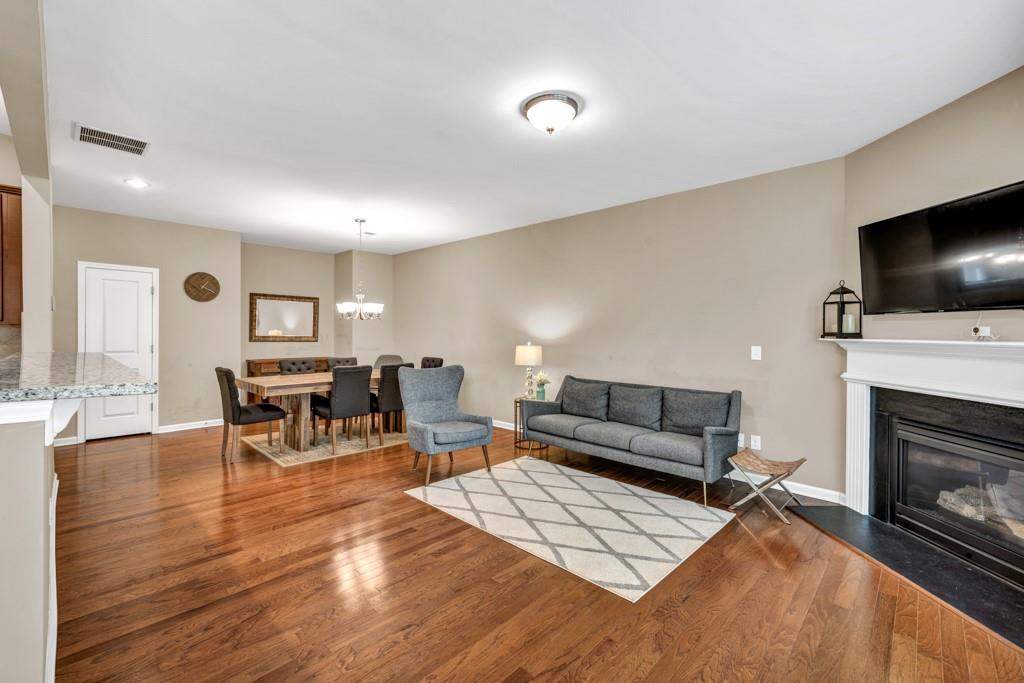 4125 Madison Bridge Drive, Suwanee, Georgia image 4