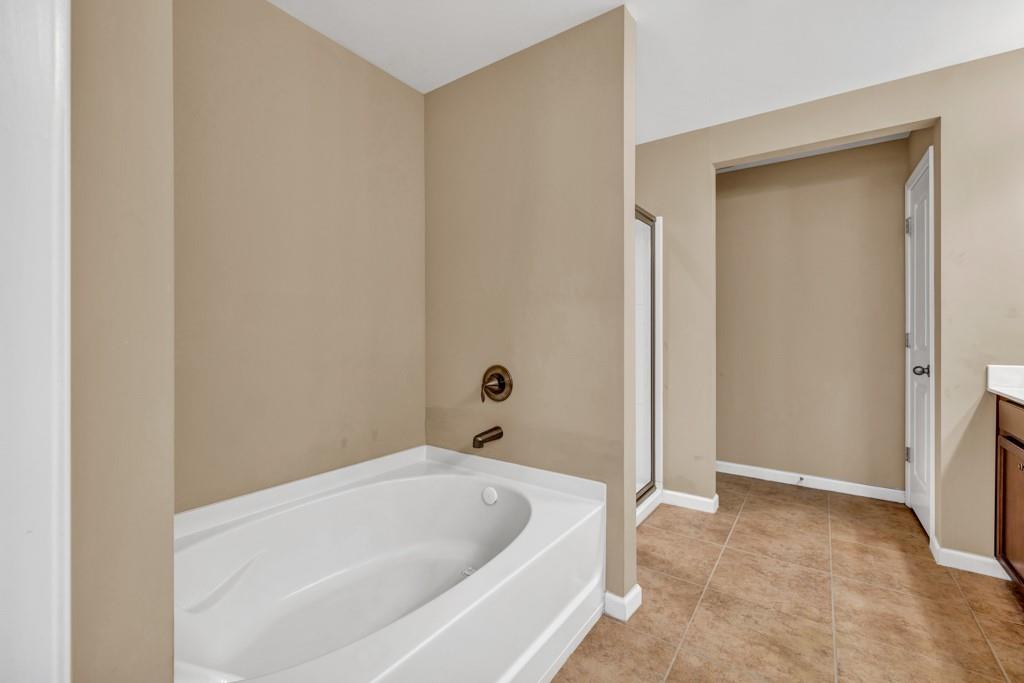 4125 Madison Bridge Drive, Suwanee, Georgia image 17