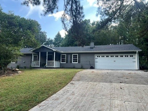 Homes For Rent - 3191 Woodbridge Court<br/> Snellville, GA 30039