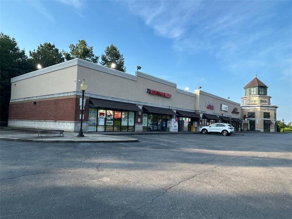 Fully leased, exceptional shopping center located one block from the heart of downtown Rome, Broad St