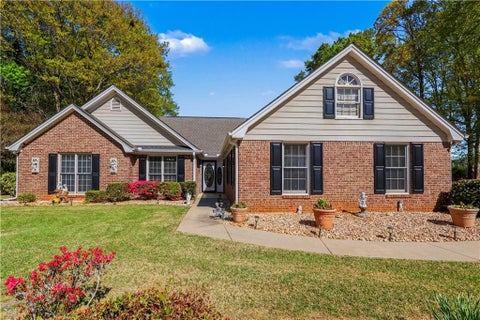 Homes For Sale - 115 Buck Creek Drive<br/> Covington, GA 30016