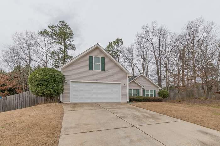 2615 Fort Apachee Trail