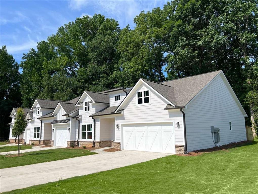74 Village Court 11