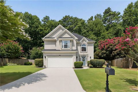 Homes For Sale - 2101 Berryhill Circle<br/> Smyrna, GA 30082