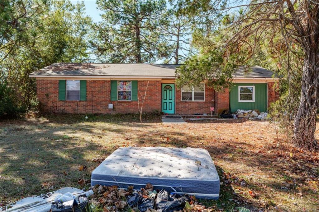 2527 Blackstone Street