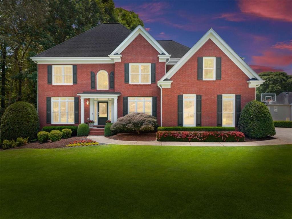 1332 Napier Close