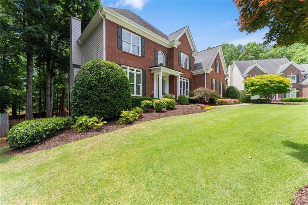 1332 Napier Close