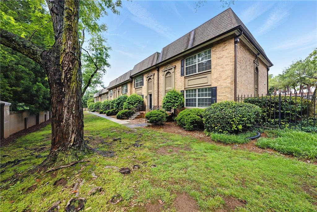 6980 Roswell Road #A8