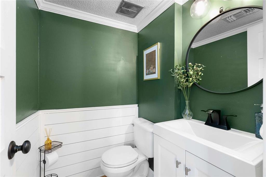 5 Spinning House Place NW