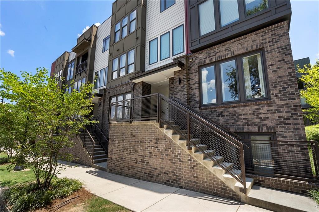 371 Pratt Drive SE 207