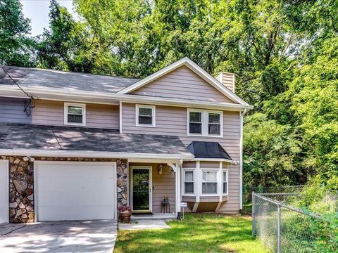 Photo of 4431 COOPERS CREEK Drive SE, Smyrna, GA 30082 (MLS # 7608351)