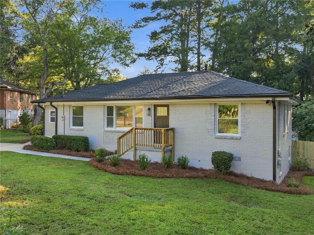 Photo of 2162 Holly Hill Drive Dr, Decatur, GA 30032 (MLS # 7840594)