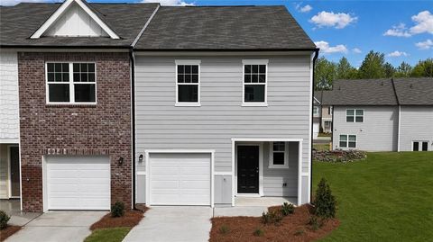 Townhouse For Sale - 2079 Emerson Drive<br/> Auburn, GA 30011