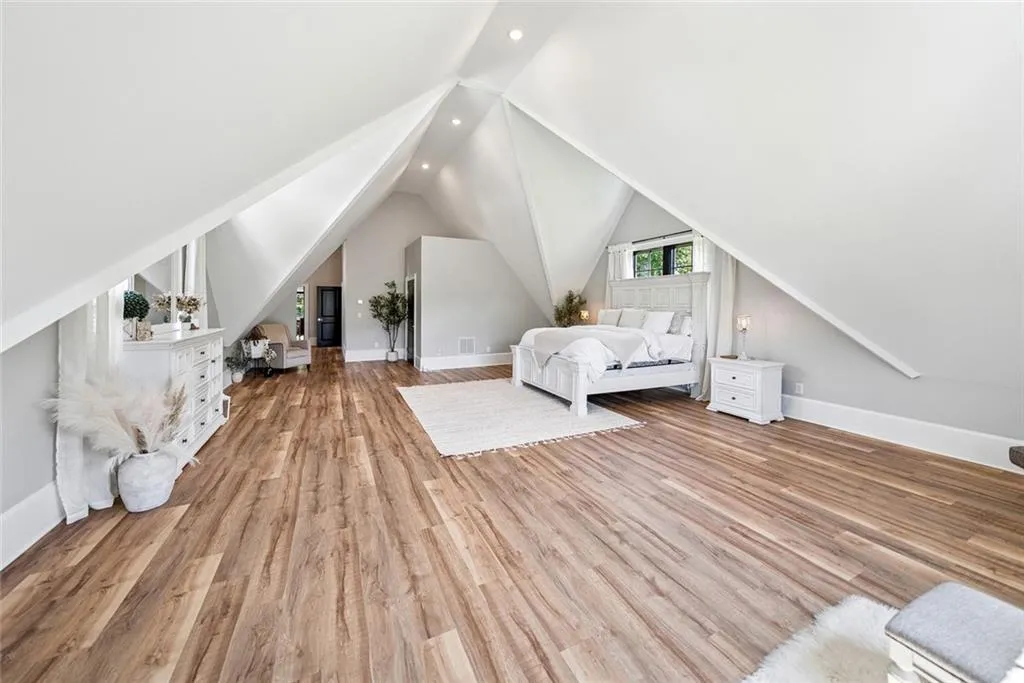 Canton, Georgia 30115, United States, 8 Bedrooms Bedrooms, ,9 BathroomsBathrooms,Residential,Active,170210