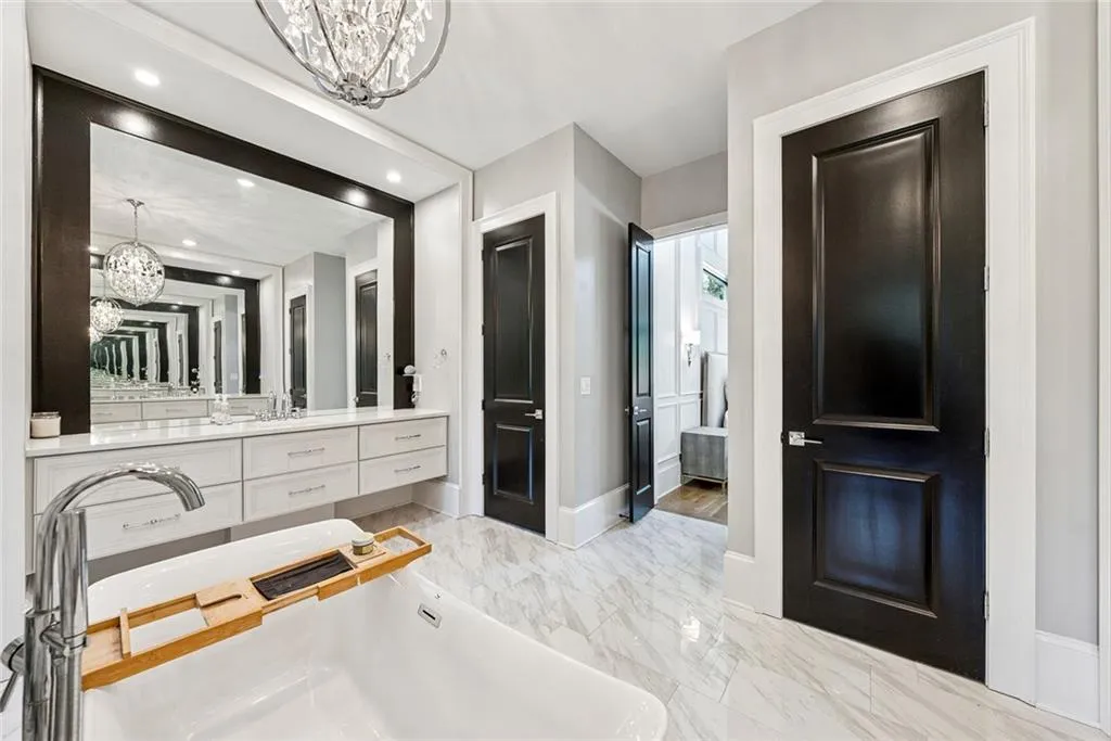 Canton, Georgia 30115, United States, 8 Bedrooms Bedrooms, ,9 BathroomsBathrooms,Residential,Active,170210