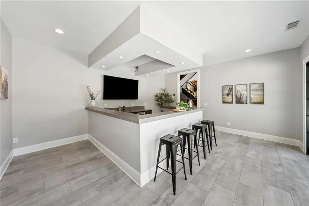 Canton, Georgia 30115, United States, 8 Bedrooms Bedrooms, ,9 BathroomsBathrooms,Residential,Active,170210