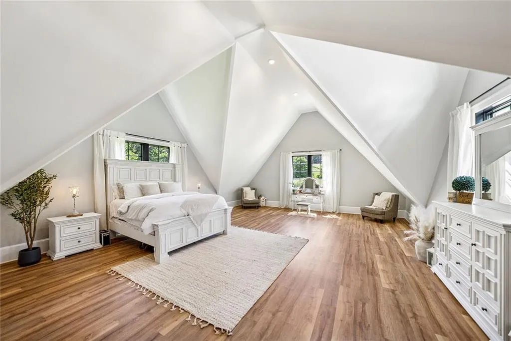 Canton, Georgia 30115, United States, 8 Bedrooms Bedrooms, ,9 BathroomsBathrooms,Residential,Active,170210