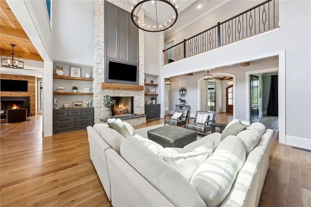 Canton, Georgia 30115, United States, 8 Bedrooms Bedrooms, ,9 BathroomsBathrooms,Residential,Active,170210