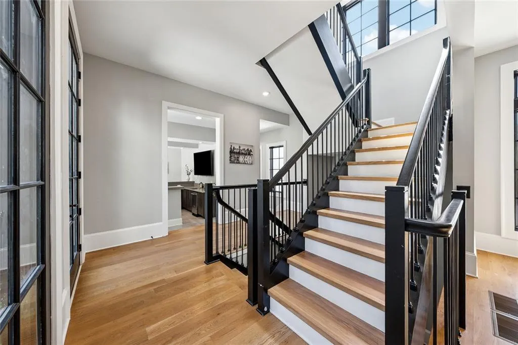 Canton, Georgia 30115, United States, 8 Bedrooms Bedrooms, ,9 BathroomsBathrooms,Residential,Active,170210